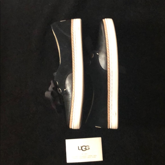 Brand New Ugg casual Carilyn Shoes - Picture 4 of 5